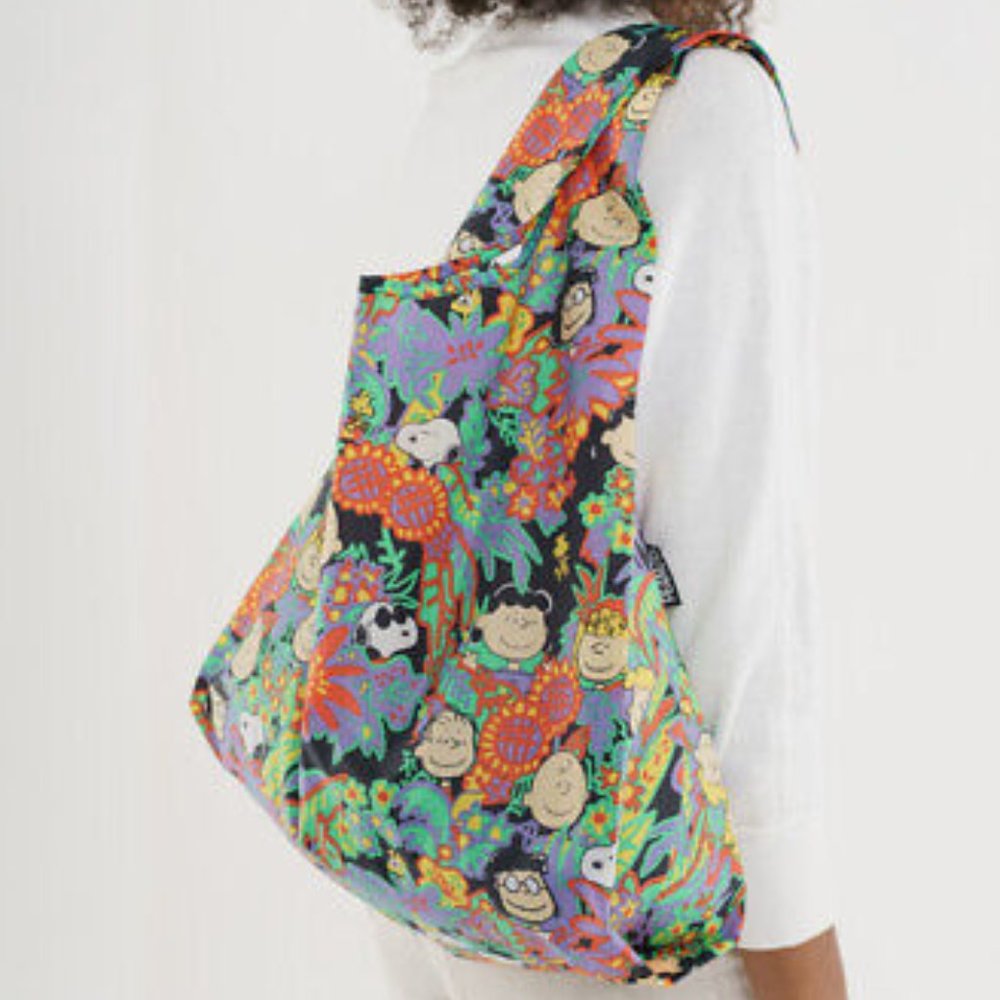 Baggu x Peanuts Standard Reusable Bag - Rainforest Gang - Picture 4 of 11